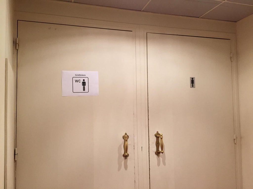 Des toilettes pour hommes, ou pour hommes